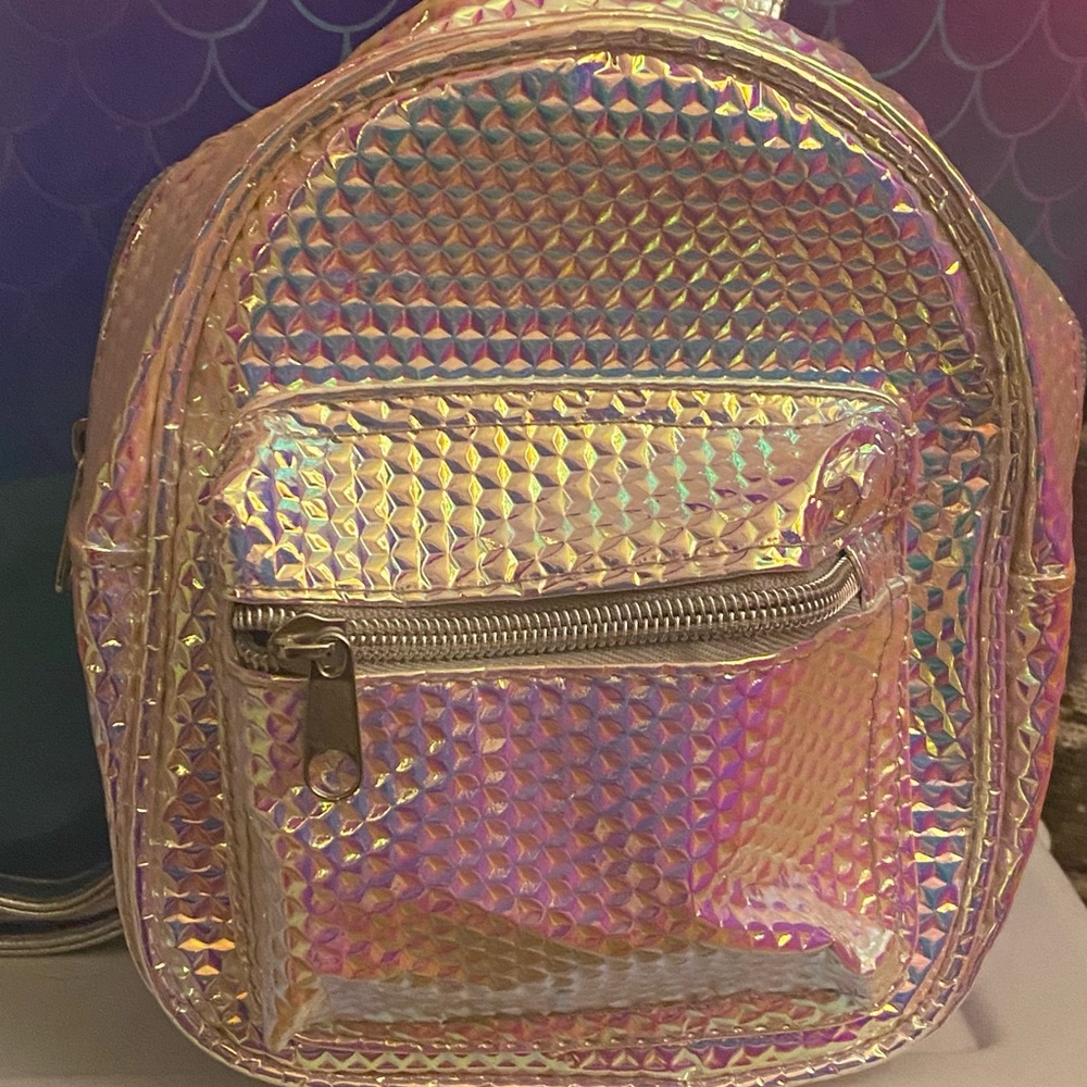 Iridescent mini backpack✨